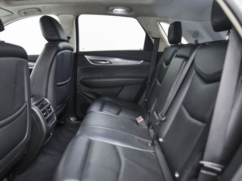 Used 2018 Cadillac XT5 Luxury w/ Driver Awareness Package image 10