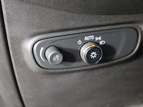 Used 2020 Chevrolet Equinox LS FWD image 22