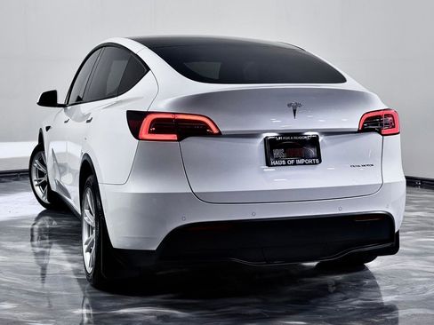 Used 2022 Tesla Model Y Long Range AWD/4WD image 9