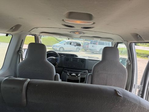 Used 2012 Ford E-350 and Econoline 350 XLT RWD image 17