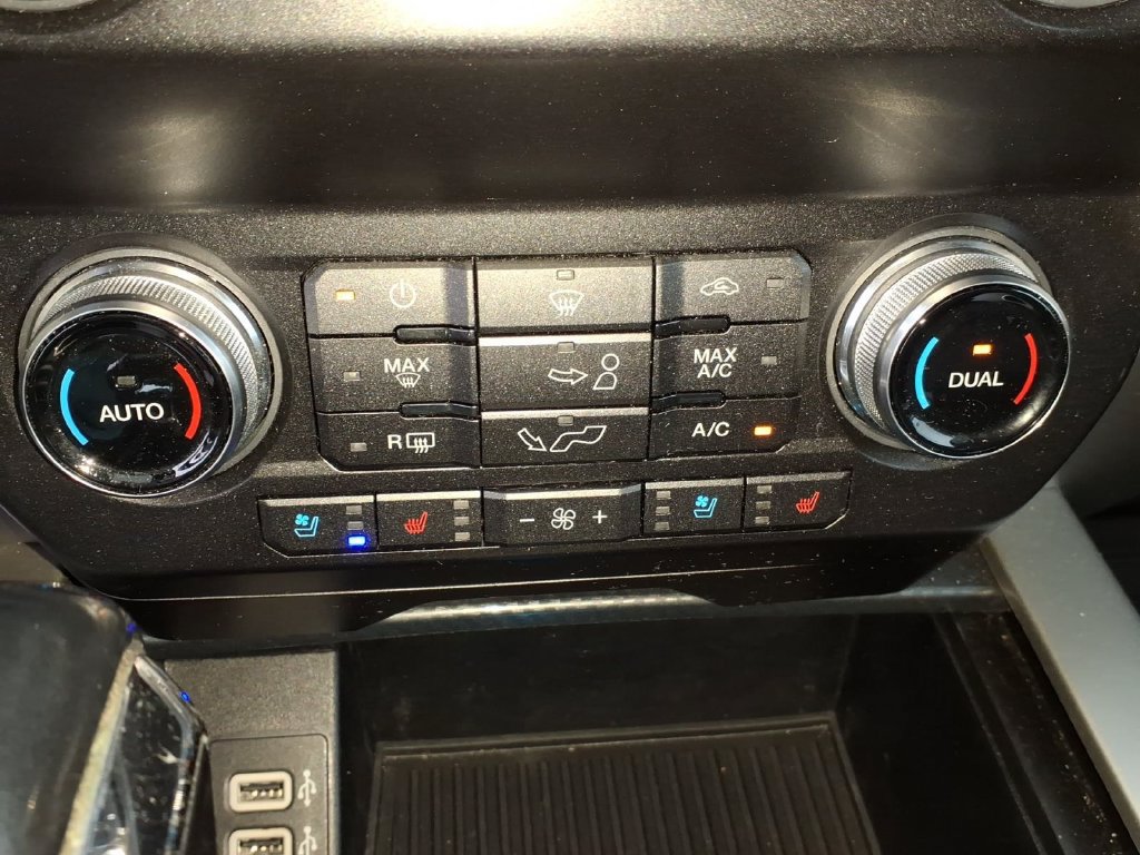 Used 2019 Ford F150 Lariat w/ Equipment Group 502A Luxury AWD/4WD image 23