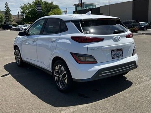 Used 2022 Hyundai Kona SEL w/ Convenience Package FWD image 4