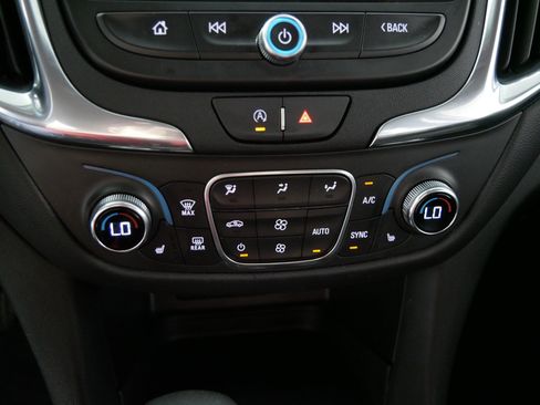 Used 2024 Chevrolet Equinox LT AWD/4WD image 23