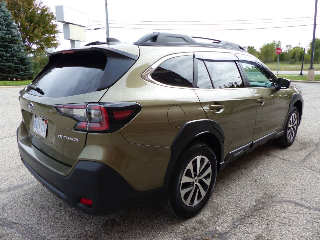 Used 2023 Subaru Outback Premium AWD/4WD image 12