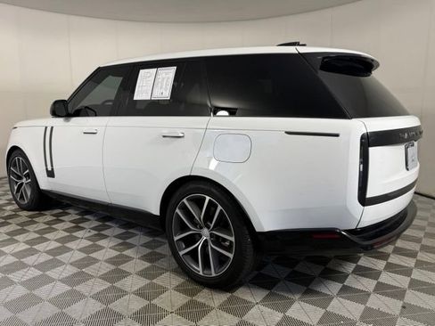 Used 2025 Land Rover Range Rover SE AWD/4WD image 4