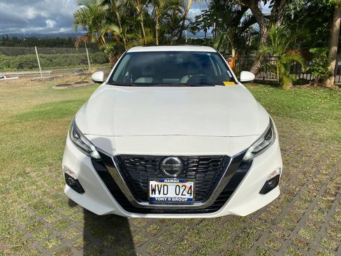 Used 2019 Nissan Altima 2.5 Platinum AWD/4WD image 2