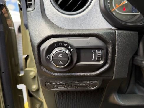 New 2026 Jeep Gladiator Sport image 17