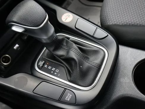 Used 2024 Kia Soul LX w/ Option Group 015 FWD image 34