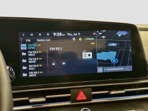 Used 2024 Hyundai Elantra Limited FWD image 19
