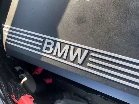 Used 2020 BMW 530i w/ Lighting Package RWD image 32