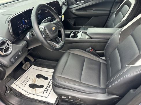 Used 2025 Chevrolet Blazer EV LT image 11