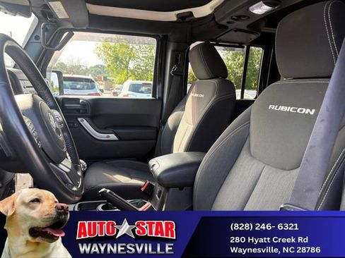 Used 2016 Jeep Wrangler Unlimited Rubicon w/ Dual Top Group AWD/4WD image 28
