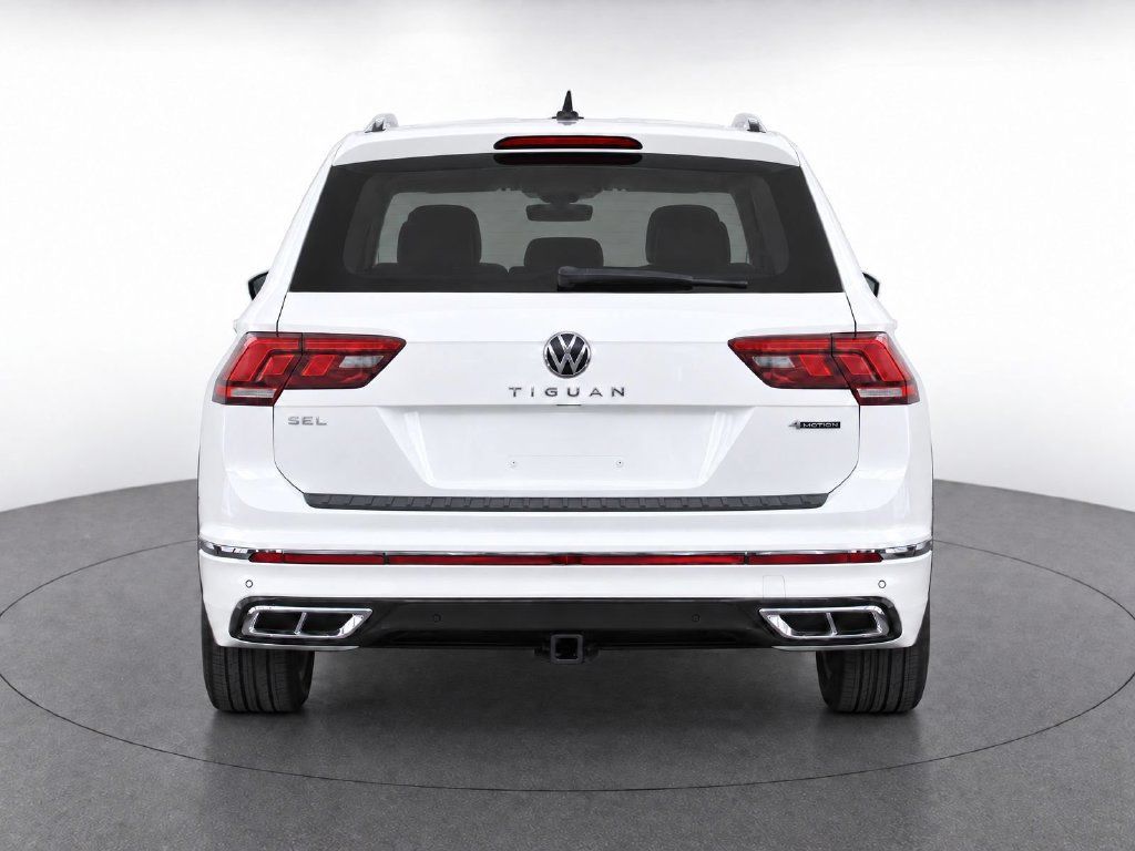 Certified 2024 Volkswagen Tiguan SEL R-Line AWD/4WD image 8