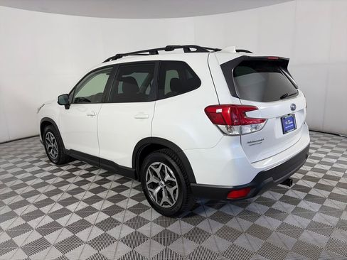 Used 2023 Subaru Forester Premium AWD/4WD image 5