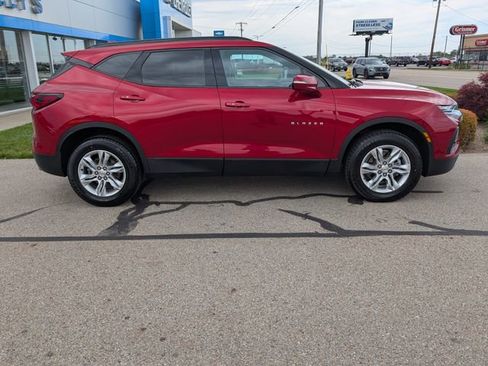 Used 2022 Chevrolet Blazer LT FWD image 2