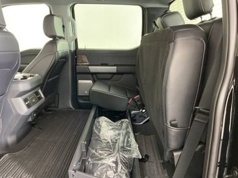 Used 2025 Ford F350 Lariat w/ Black Appearance Package image 32