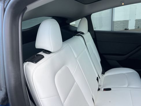 Used 2023 Tesla Model Y 2WD image 19