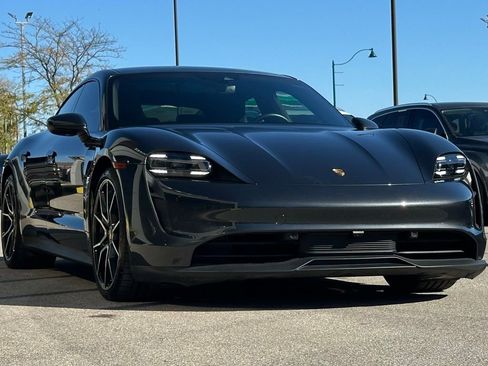 Used 2022 Porsche Taycan image 14