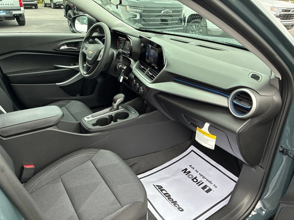 New 2026 Chevrolet Trax LS FWD image 28