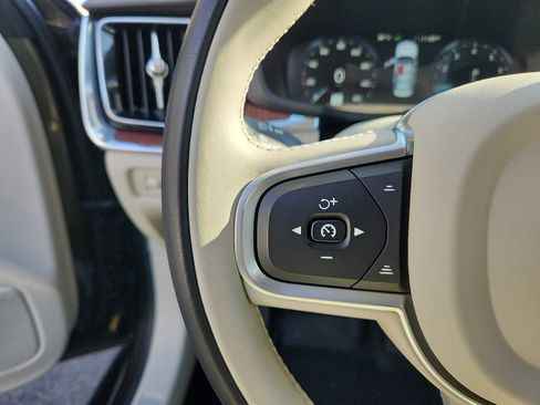 Certified 2021 Volvo S60 T5 Momentum w/ Protection Package Premier image 19