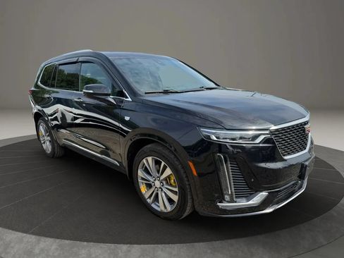 Used 2023 Cadillac XT6 Premium Luxury w/ Platinum Package AWD/4WD image 3