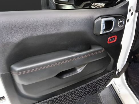 Used 2020 Jeep Wrangler Unlimited Rubicon w/ Dual Top Group AWD/4WD image 11