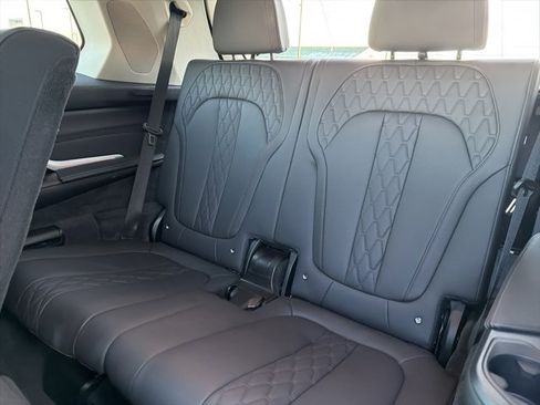 Used 2025 BMW X7 xDrive40i image 24