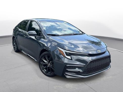 Used 2026 Toyota Corolla SE FWD image 4