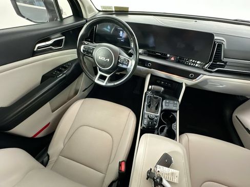Used 2023 Kia Sportage EX FWD image 9