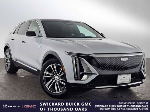 New 2026 Cadillac Lyriq Luxury RWD image 1
