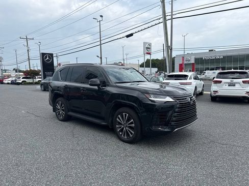 Used 2024 Lexus LX 600 4WD w/ Appearance Package image 3