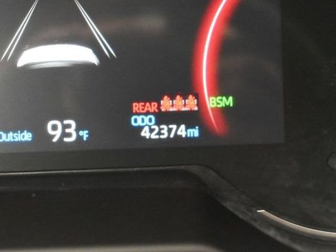 Used 2025 Toyota RAV4 XLE FWD image 14