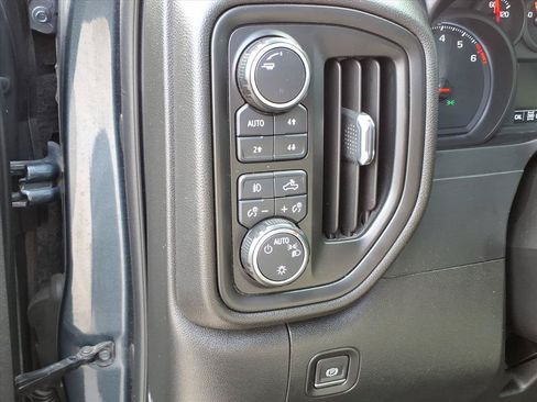 Certified 2019 Chevrolet Silverado 1500 Custom Trail Boss w/ Custom Convenience Package AWD/4WD image 12