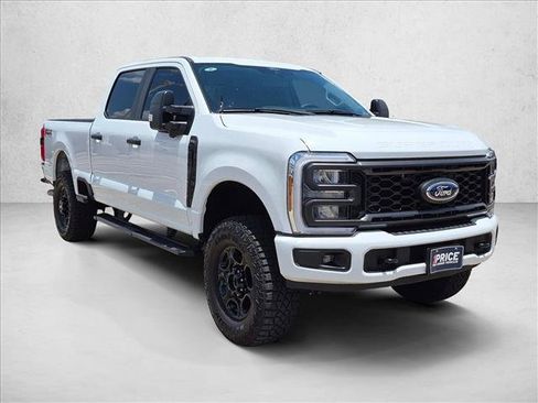 Used 2024 Ford F250 XL w/ STX Appearance Package AWD/4WD image 3
