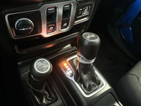 Used 2022 Jeep Wrangler Sport AWD/4WD image 21