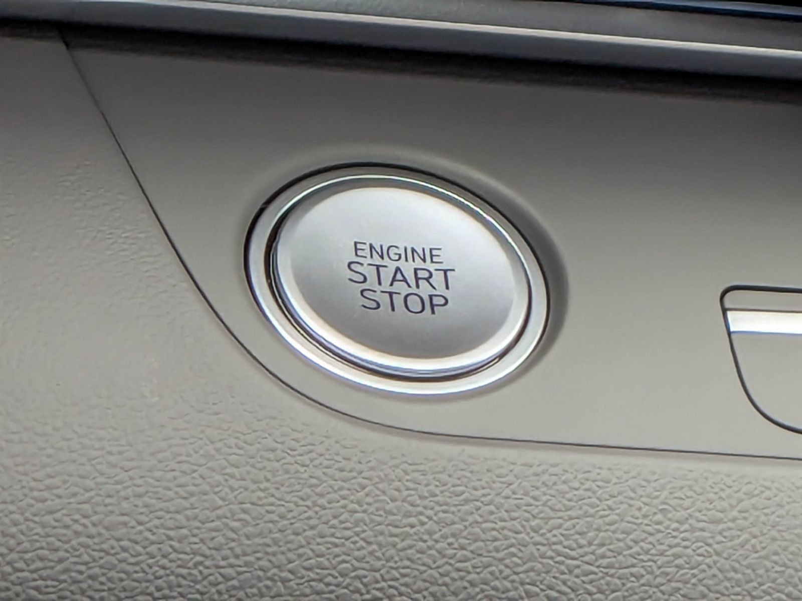 New 2025 Hyundai Elantra SEL FWD image 32