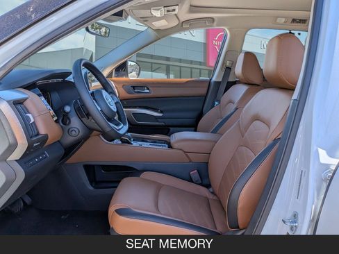 New 2025 Nissan Pathfinder Platinum w/ Cargo Package image 15