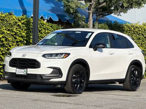 Certified 2025 Honda HR-V Sport image 9