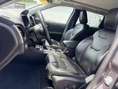 Used 2019 Jeep Cherokee Limited AWD/4WD image 14
