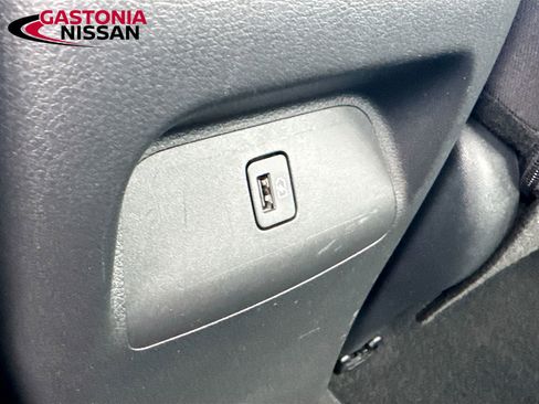 Used 2025 Nissan Sentra SR FWD image 32