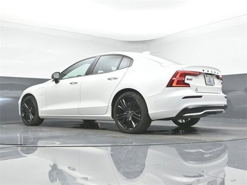 Used 2024 Volvo S60 T8 Ultimate image 43