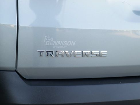 Used 2023 Chevrolet Traverse LT FWD image 36