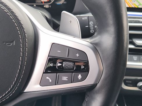 Used 2022 BMW X7 M50i w/ Executive Package image 31