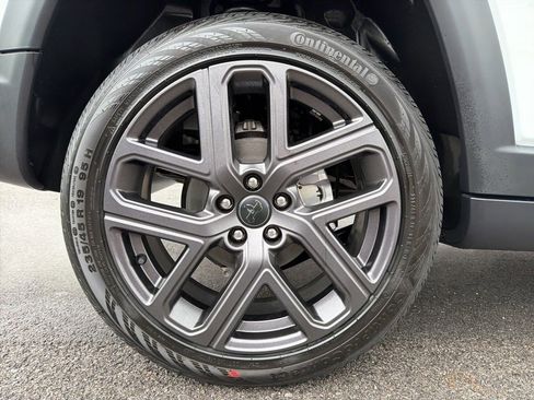 New 2026 Jeep Compass Latitude image 12