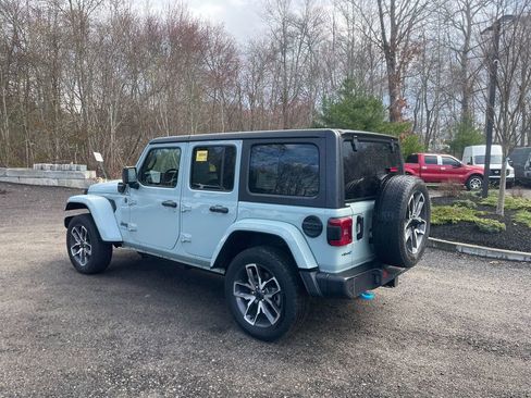 Used 2024 Jeep Wrangler Sport S w/ Convenience Group image 8