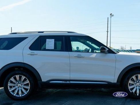 Used 2023 Ford Explorer Limited AWD/4WD image 5