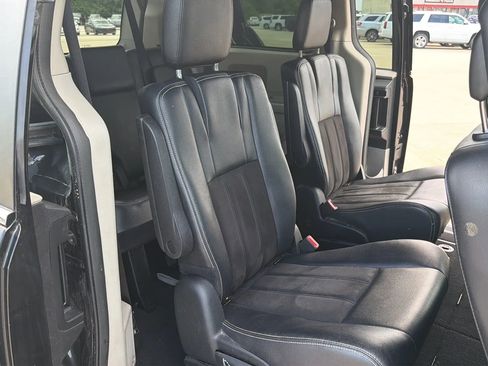 Used 2019 Dodge Grand Caravan SXT w/ Driver Convenience Group FWD image 68