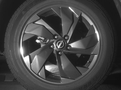 Used 2025 Nissan Rogue SV image 15