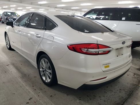 Used 2019 Ford Fusion SE FWD image 4