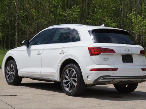 Used 2021 Audi Q5 2.0T Premium w/ Convenience Package AWD/4WD image 3